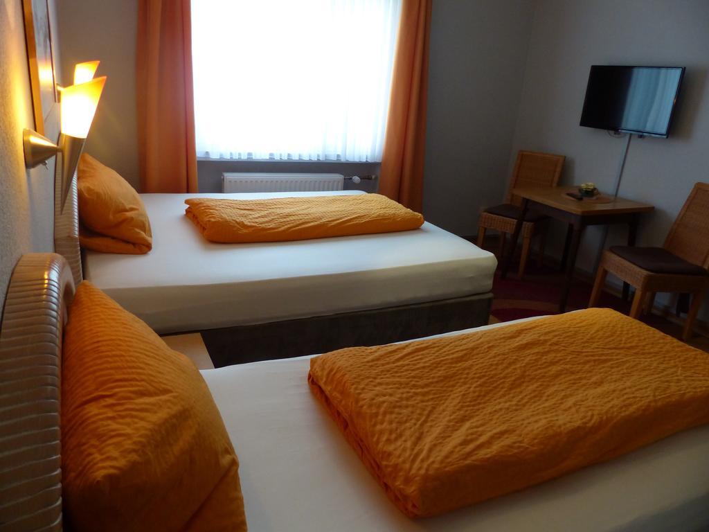 Haus Der Gastlichkeit Hotell Ratingen Eksteriør bilde